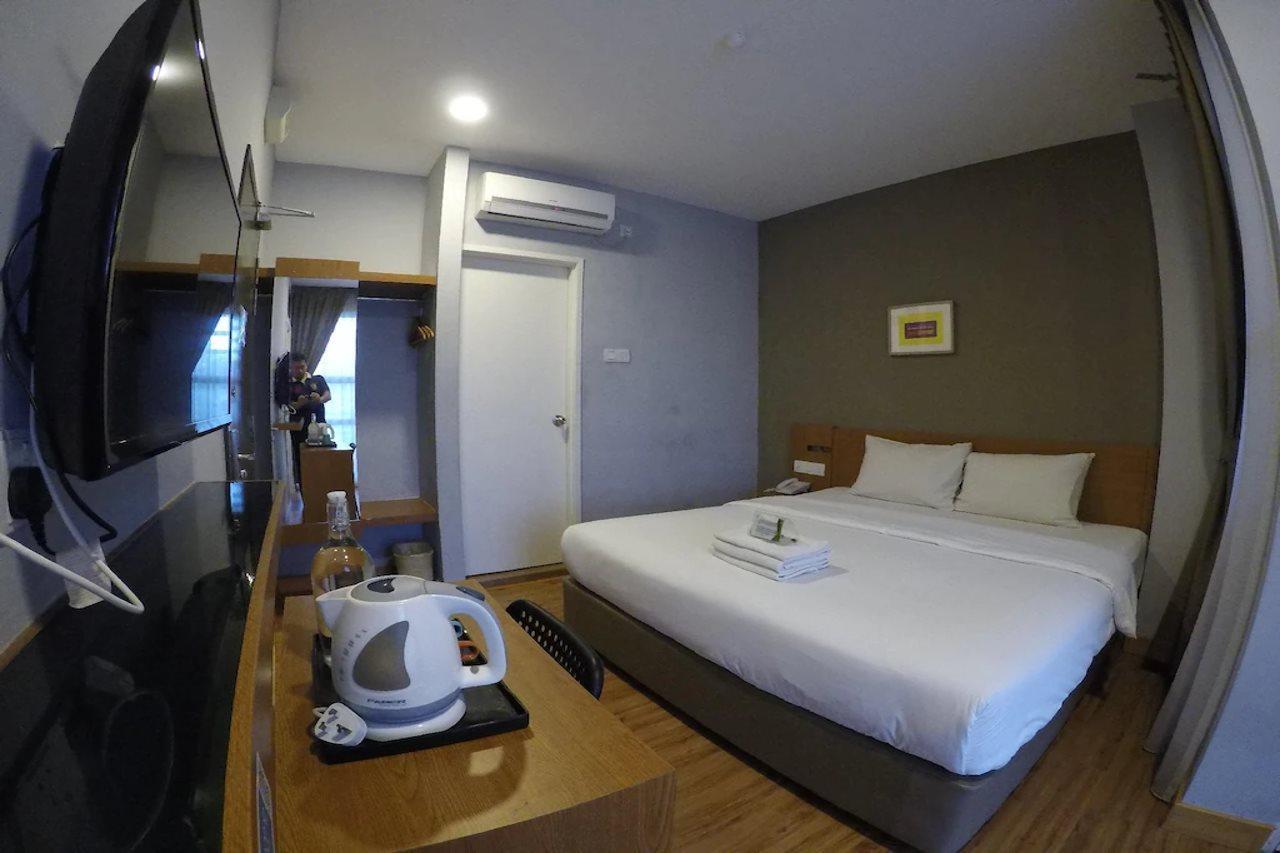 Hotel Zamburger Second Link Johor Bahru Kültér fotó