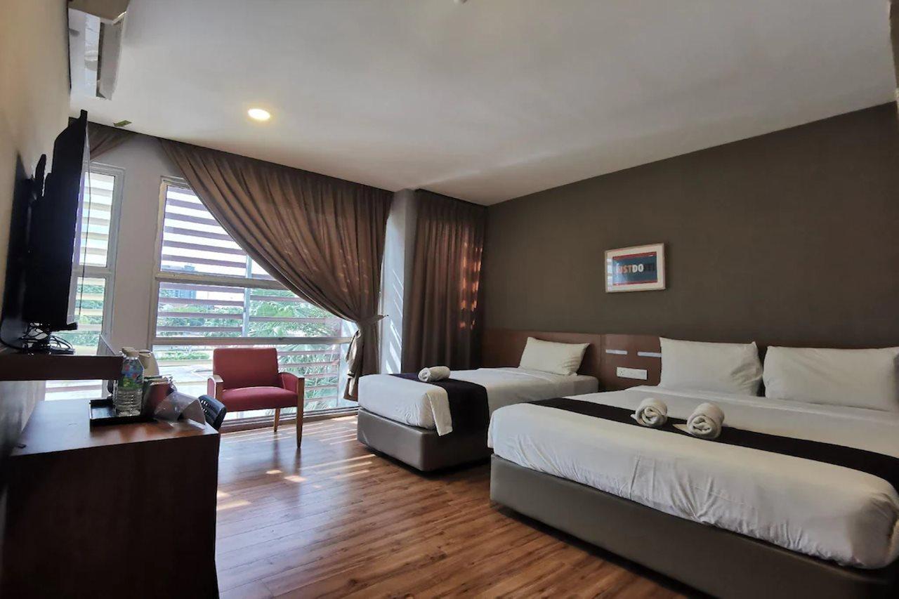 Hotel Zamburger Second Link Johor Bahru Kültér fotó