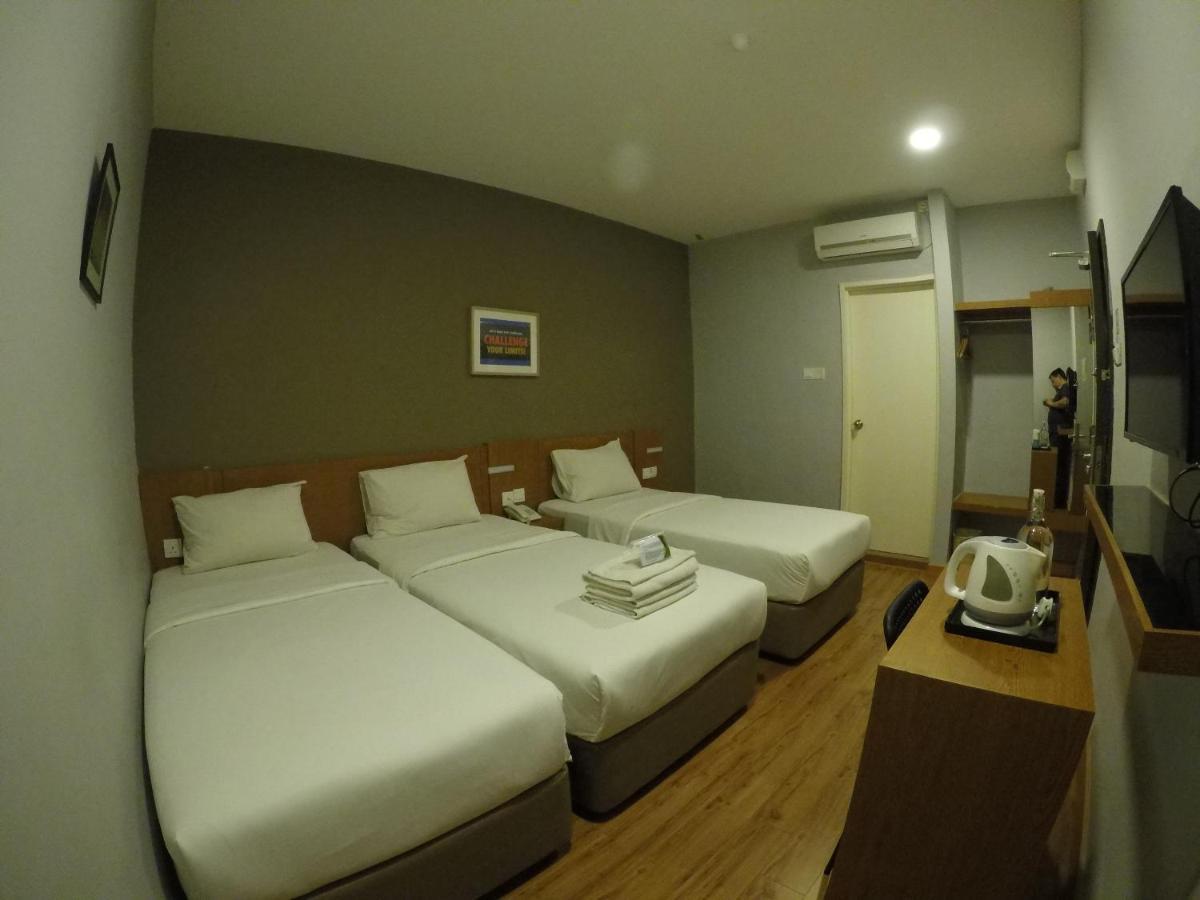 Hotel Zamburger Second Link Johor Bahru Kültér fotó
